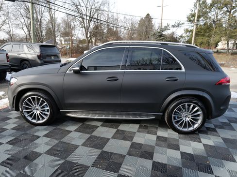 Used 2021 Mercedes-Benz GLE 350 4MATIC w/ AMG Line Exterior image 8