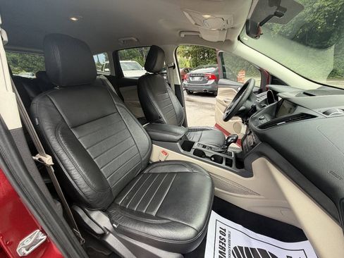 Used 2018 Ford Escape SE w/ SE Sync 3 Package FWD image 14