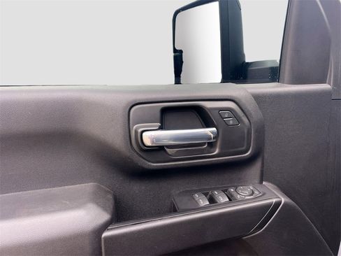 Used 2025 Chevrolet Silverado 2500 Custom w/ Custom Value Package image 9