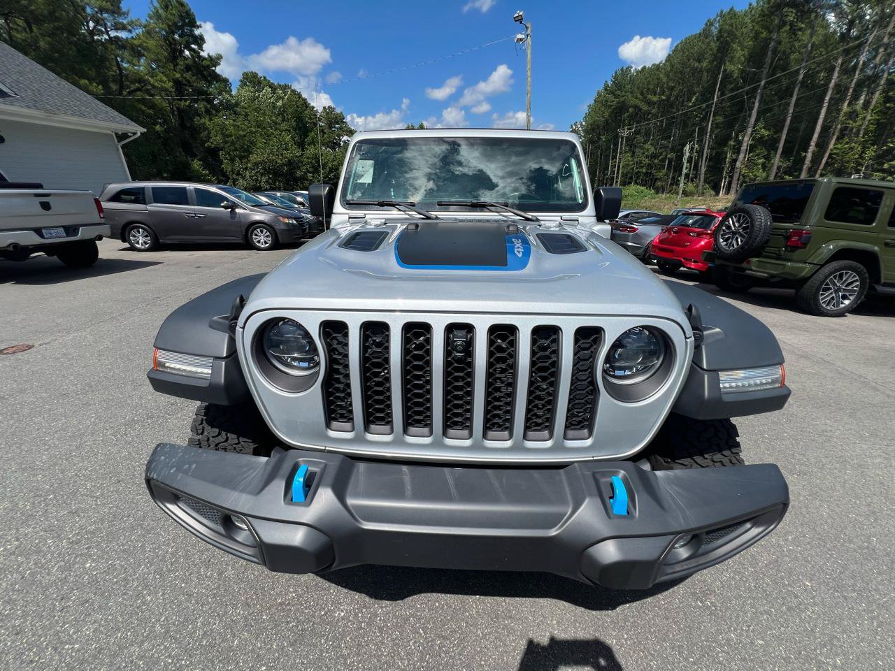 Used 2023 Jeep Wrangler Unlimited Rubicon 4xe w/ Cold Weather Group AWD/4WD image 8