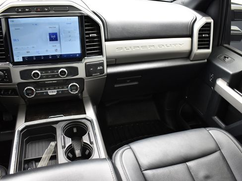 Used 2022 Ford F250 Lariat w/ Black Appearance Package image 36