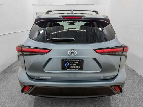 Used 2023 Toyota Highlander XLE AWD/4WD image 7