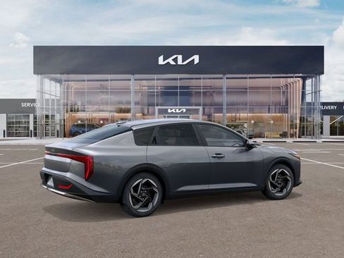 Used 2025 Kia K4 EX image 6