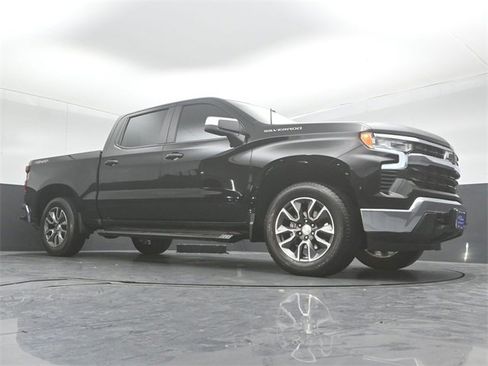 Used 2023 Chevrolet Silverado 1500 LT image 32