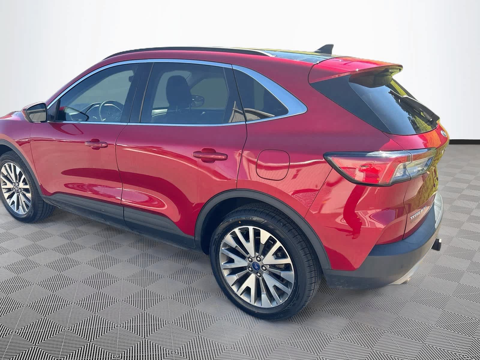 Used 2022 Ford Escape Titanium w/ Class II Trailer Tow Package AWD/4WD image 7