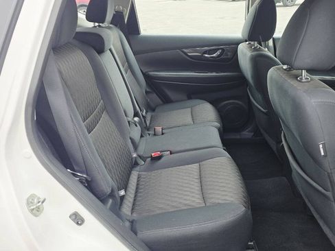 Used 2017 Nissan Rogue S FWD image 13