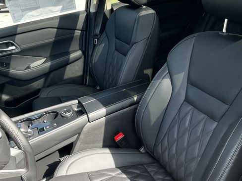 New 2026 Nissan Rogue Platinum AWD/4WD image 13