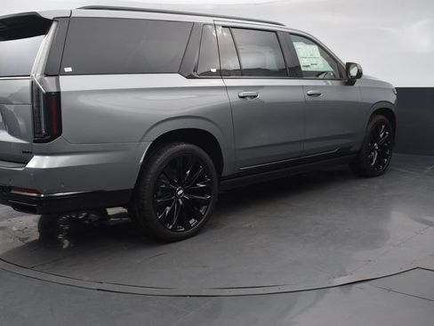 New 2026 Cadillac Escalade ESV Platinum Sport w/ LPO, ONYX Package AWD/4WD image 6