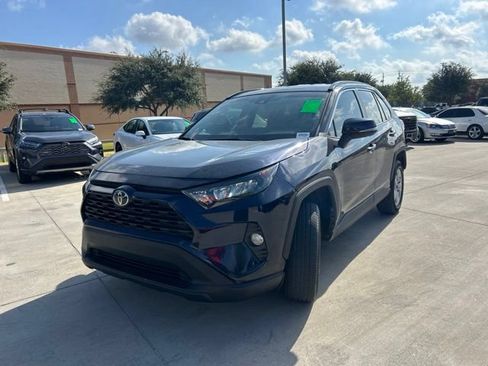 Used 2021 Toyota RAV4 XLE FWD image 7