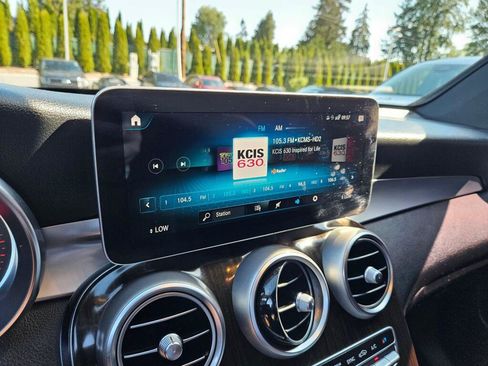 Used 2020 Mercedes-Benz GLC 300 4MATIC image 23