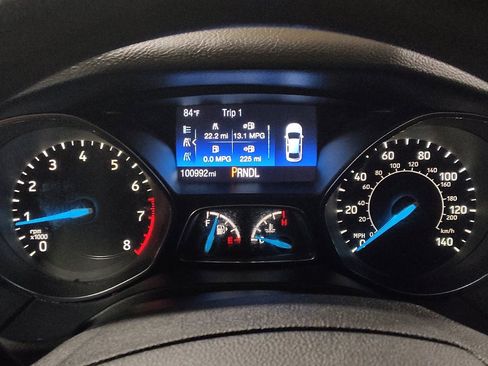 Used 2018 Ford Focus SE FWD image 23