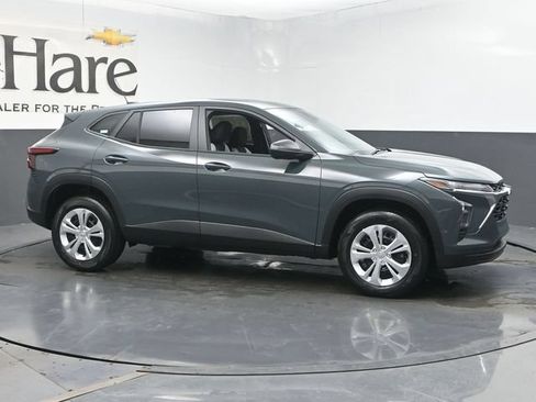 New 2026 Chevrolet Trax LS FWD image 27