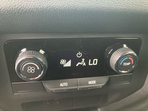 New 2026 Chevrolet Traverse LT w/ Sun and Wheel Package image 36