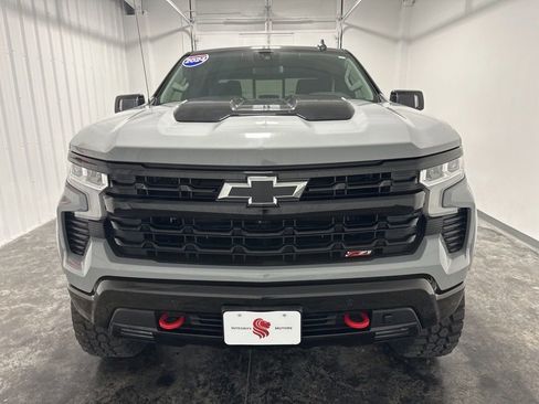 Used 2024 Chevrolet Silverado 1500 LT Trail Boss w/ Convenience Package II AWD/4WD image 2