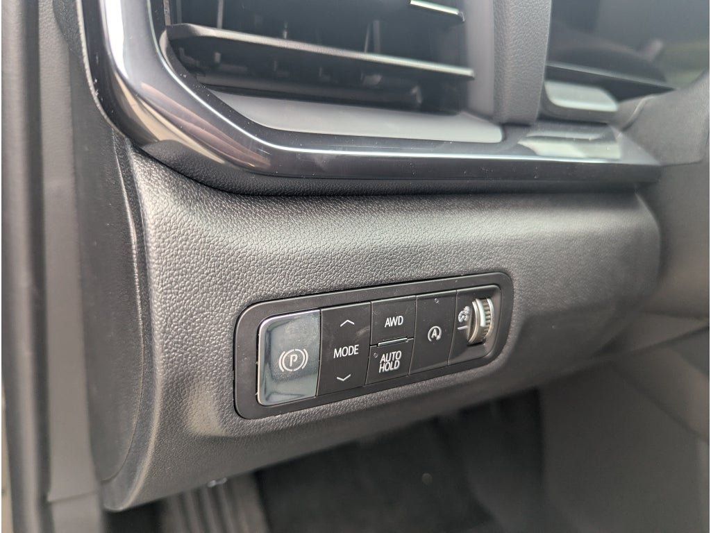 New 2026 GMC Terrain AT4 w/ Technology Package II AWD/4WD image 18