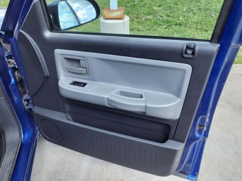 Used 2011 Dodge Dakota Big Horn image 19