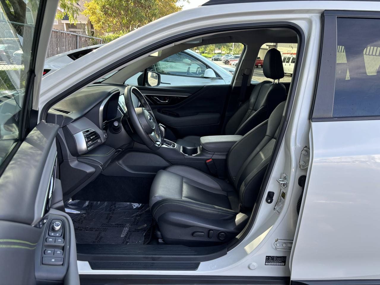 Used 2025 Subaru Outback Onyx Edition AWD/4WD image 3