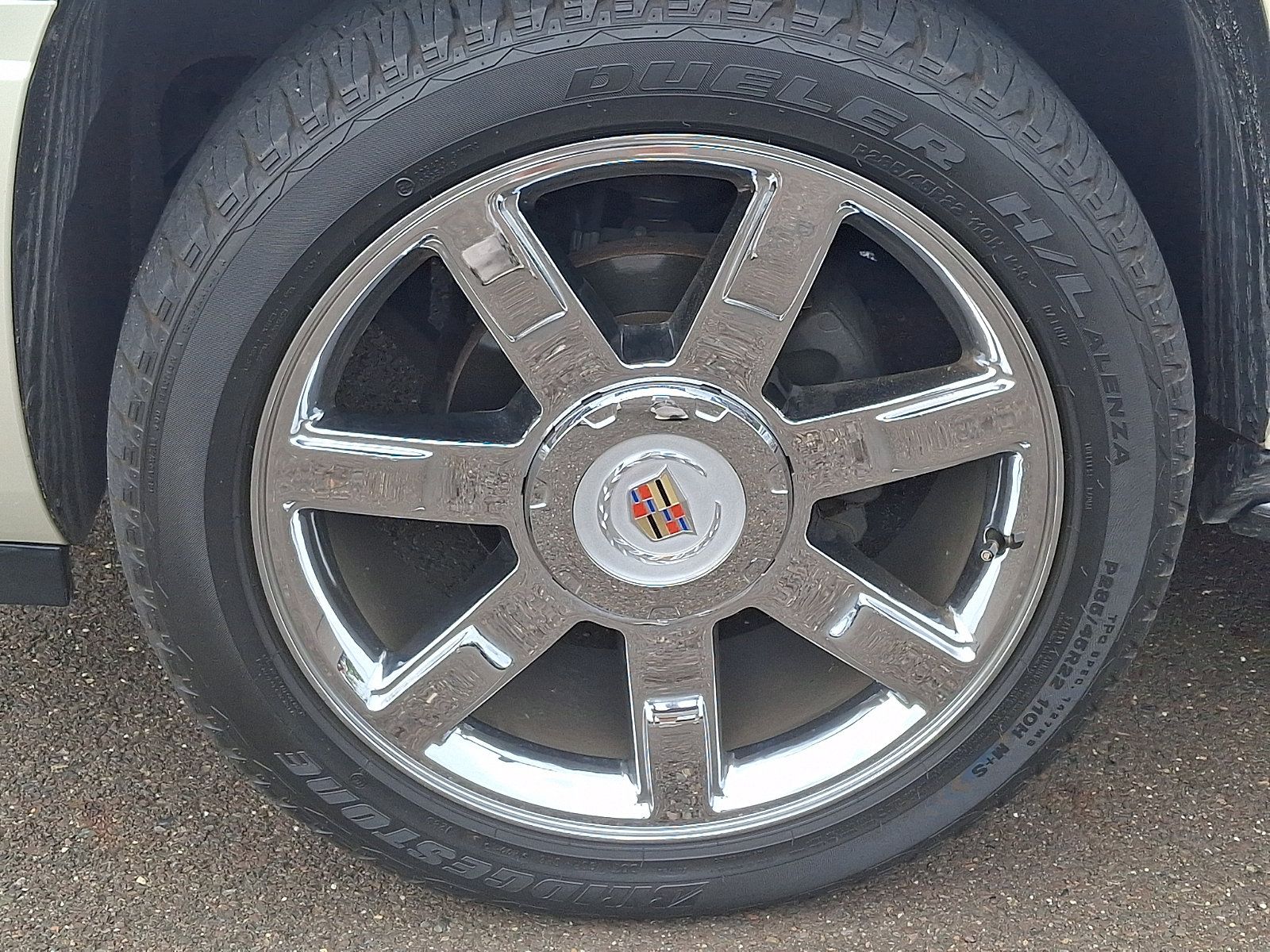 Used 2014 Cadillac Escalade Luxury AWD/4WD image 8