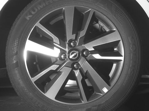 Used 2025 Nissan Versa SV w/ Trunk Package FWD image 15