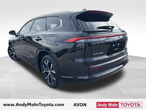 Used 2025 Toyota Crown Signia AWD/4WD image 6