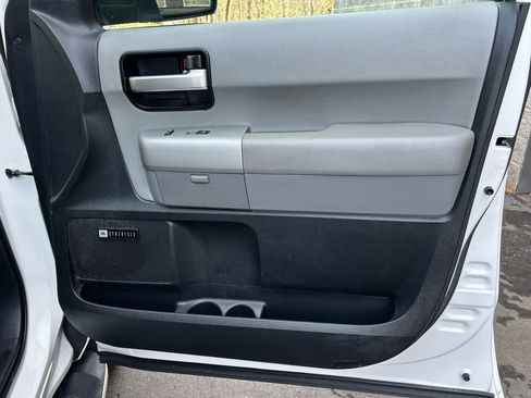 Used 2008 Toyota Sequoia Limited image 15