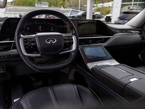 Used 2025 INFINITI QX80 Sensory AWD/4WD image 17