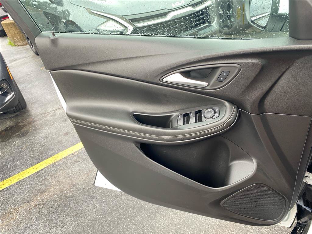 Used 2024 Buick Encore GX Sport Touring AWD/4WD image 21