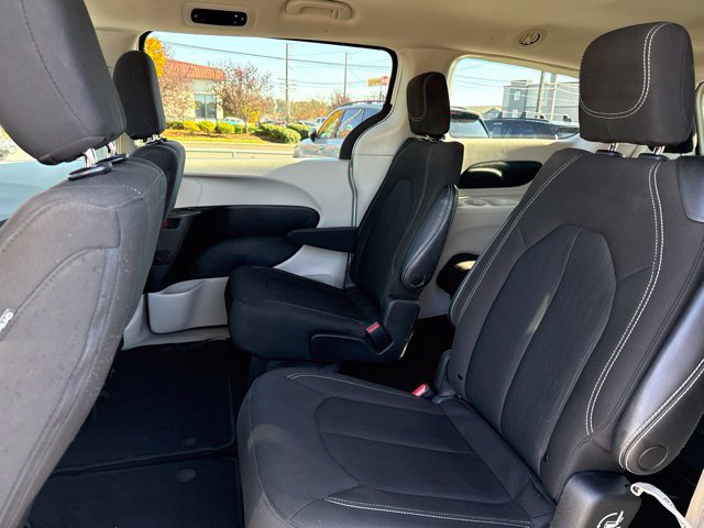 Used 2023 Chrysler Voyager LX FWD image 17