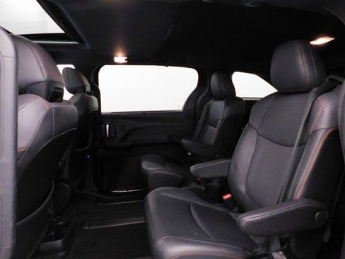 Used 2021 Toyota Sienna XSE w/ XSE Plus Package image 25