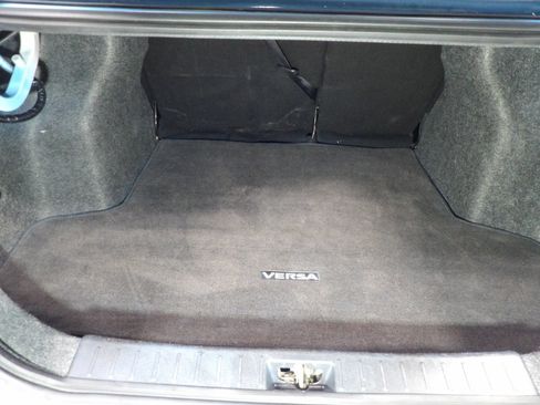 Used 2021 Nissan Versa SV FWD image 6