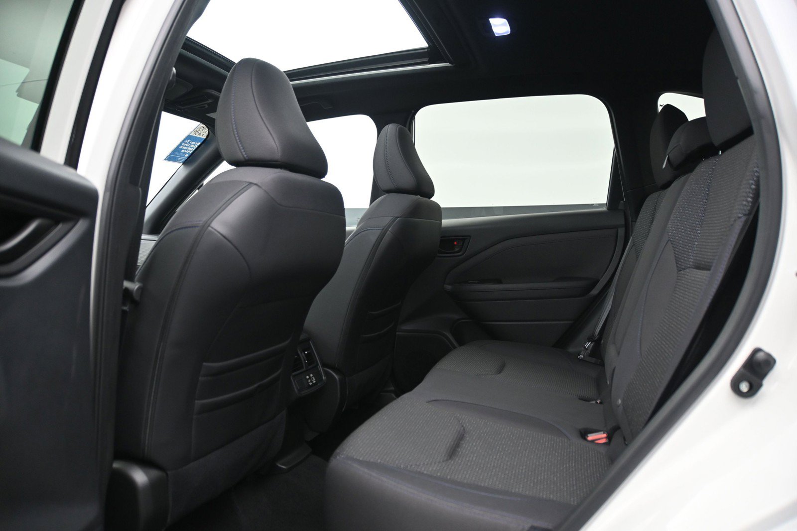 Used 2025 Subaru Forester Premium AWD/4WD image 17
