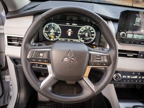 Used 2023 Mitsubishi Outlander SEL image 18