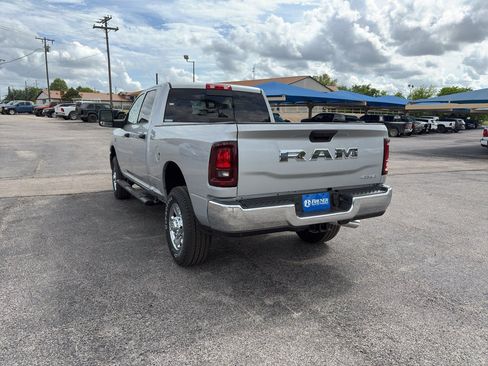New 2026 RAM 2500 Tradesman AWD/4WD image 7