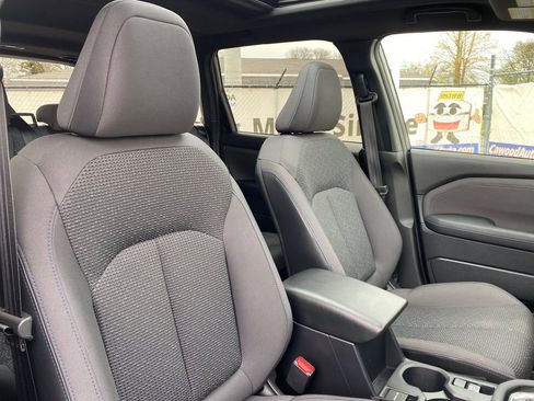 Used 2025 Subaru Forester Premium AWD/4WD image 17