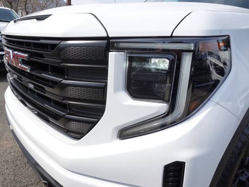 Used 2023 GMC Sierra 1500 Pro w/ Graphite Edition AWD/4WD image 59