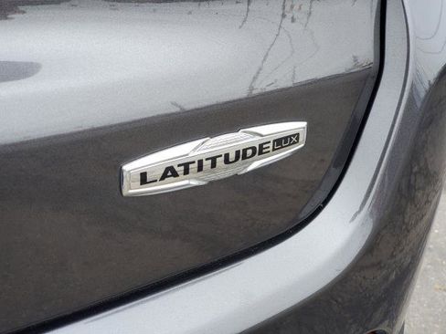 Used 2022 Jeep Compass Latitude AWD/4WD image 30