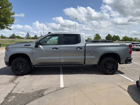 Used 2024 Chevrolet Silverado 1500 LT Trail Boss AWD/4WD image 6