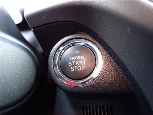 Used 2024 Subaru Crosstrek 2.0i Premium image 24