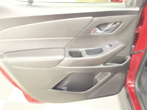 Used 2022 Chevrolet Traverse LT FWD image 15