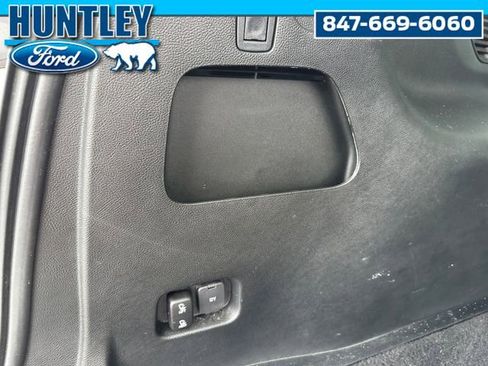 Used 2022 Ford Edge ST-Line w/ Class II Trailer Tow Package image 11