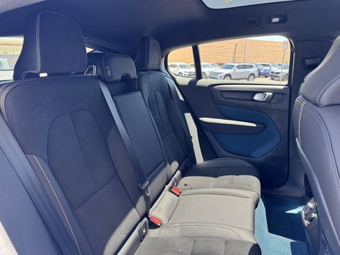 Used 2023 Volvo C40 P8 Recharge Ultimate image 41