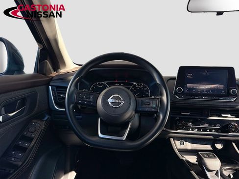 Used 2023 Nissan Rogue SV image 27