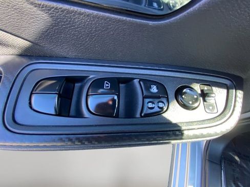 Used 2022 Nissan Versa SV image 17