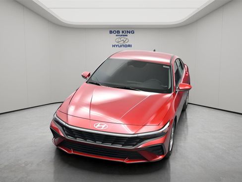 New 2026 Hyundai Elantra SE FWD image 9