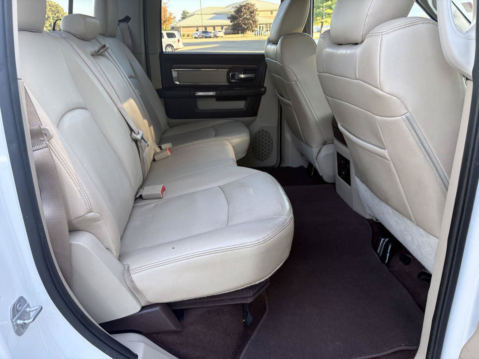 Used 2016 RAM 1500 Laramie w/ Convenience Group AWD/4WD image 16