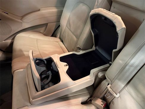 Used 2012 Hyundai Veracruz Limited w/ Entertainment Pkg image 25