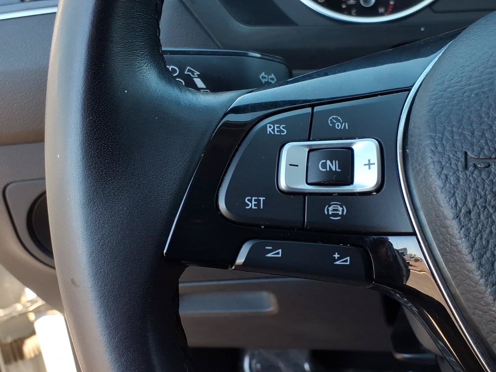 Used 2019 Volkswagen Tiguan SE FWD image 35