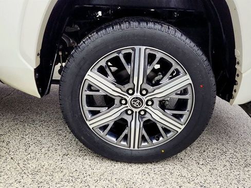 Used 2023 Toyota Tundra Capstone image 9
