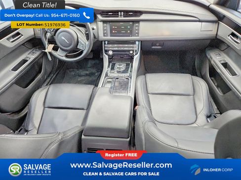 Used 2018 Jaguar XF RWD image 11