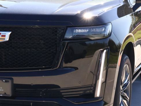 Used 2022 Cadillac Escalade Sport Platinum image 9